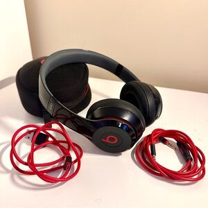 Beats by Dre Solo Wired or Wireless Over-Ear Headphones